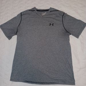 Under armour heat gear athletic shirt